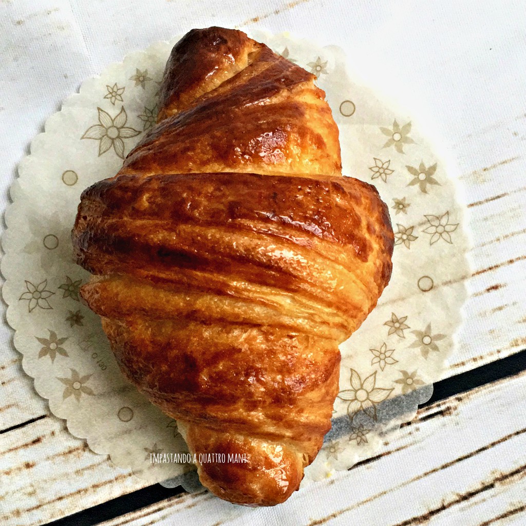 croissant sfogliati francesi